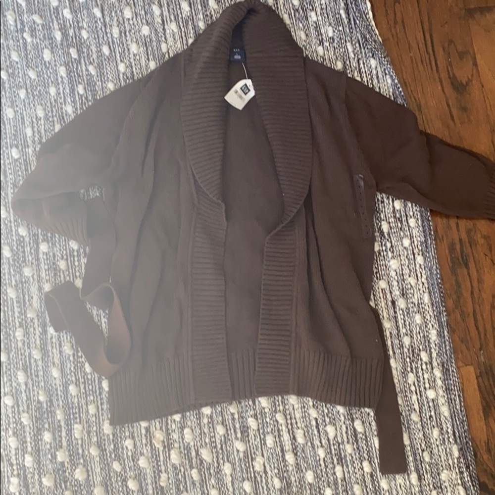 NWT. Gap sz L Chocolate tie sweater.